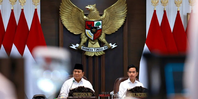 4 Alasan Tersembunyi Jokowi Desak Prabowo-Gibran 2 Periode: Strategi Cerdas atau Ambisi Terselubung?
