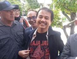 Roy Suryo Buka Bukaan Kaus Raja Jawa di Sidang Ijazah Jokowi, Ada Apa?