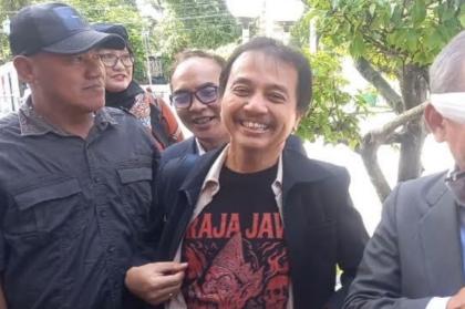 Roy Suryo Buka Bukaan Kaus Raja Jawa di Sidang Ijazah Jokowi, Ada Apa?