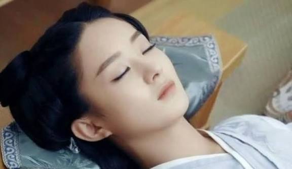 Terbangun Pukul 3 Pagi? Bukan Insomnia, Ternyata Ini Warisan Tidur Nenek Moyang Kita!