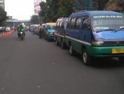 Libur Paksa Angkot & Gojek Saat Lebaran: Bantuan atau Bencana Bagi Pekerja?
