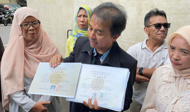 Roy Suryo Bocorkan 3 Ciri Ijazah Asli UGM: Ini Alasan Ia Yakin 99,9% Dokumen Jokowi Palsu