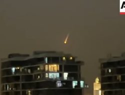 Iran Gempur Kuwait, Bahrain, & UEA 2026: Dampak Kilang Minyak Terbakar Hingga Blokade Selat Hormuz