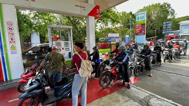 Fakta Mengejutkan di Balik Antrean BBM: DPR Beberkan Penyebab Sebenarnya, Bukan Cuma Panic Buying!