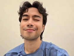 Vidi Aldiano Meninggal: Fakta Kanker Ginjal Stadium 3 yang Dianggapnya Hadiah dari Tuhan