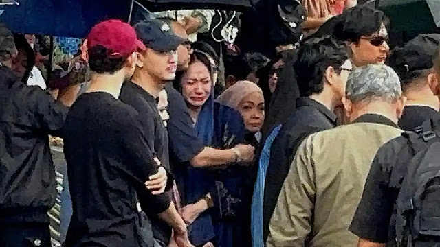 Menguak Detak Haru Pemakaman Vidi Aldiano: BCL Menangis Kejer, Vincent Rompies Tak Kuasa, Wajah Almarhum Tersenyum Damai