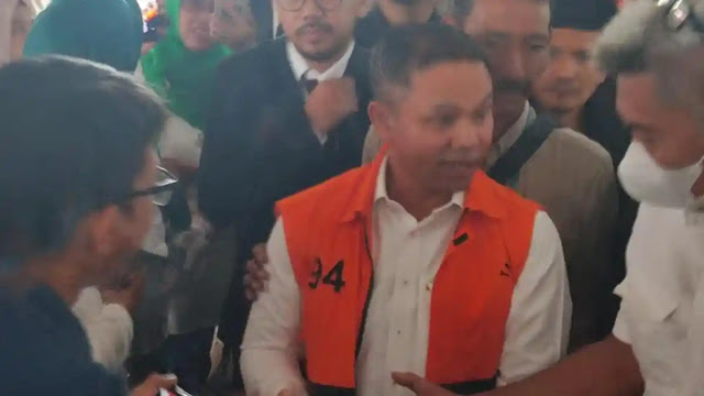 Abdul Wahid Bongkar Kejanggalan Dakwaan KPK: OTT Rp800 Juta hingga Jatah Preman Tak Ada dalam Berkas!