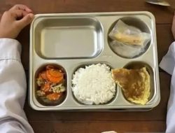 Ratusan Siswa Keracunan! Benarkah Menu Spageti Gratis di Duren Sawit Penyebabnya?