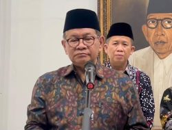 Daun Pisang vs Plastik: Solusi Cerdas Gubernur DKI Saat Harga Plastik Naik 80%