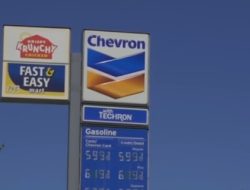 Iran Sindir AS: Nikmati Harga Bensin Sekarang! - Harga Minyak Tembus $100, Ini Pemicunya