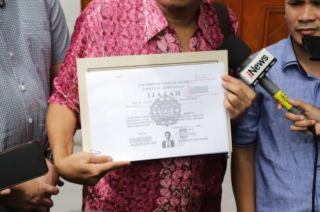 Hasil Uji Forensik Ijazah Jokowi Terungkap: Ini Kata Labfor Polda Metro Jaya Soal Kertas, Embos, dan TTD