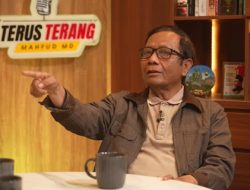 Mahfud MD Bongkar Alasan Hukum: Mengapa Tuduhan Makar ke Saiful Mujani Dinilai Mengada-ada?