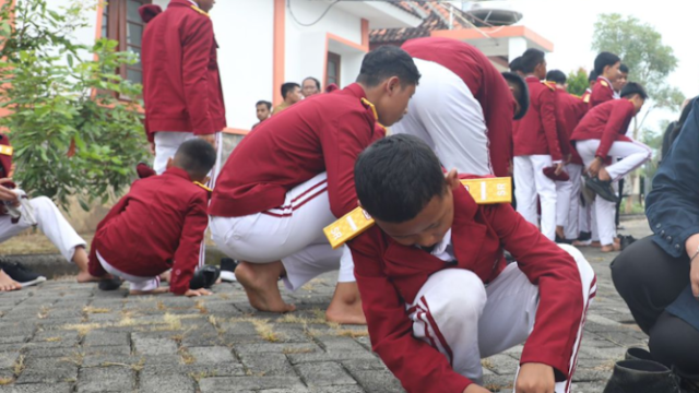 Anggaran Sepatu Sekolah Rakyat Rp27,5 M Tembus Rp700 Ribu per Pasang: Publik Minta Transparansi!