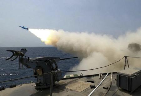 Iran vs AS Baku Tembak di Selat Hormuz: 6 Kapal Militer Hancur, Trump Beri Perintah Evakuasi